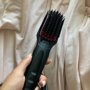 Hair straightening brush